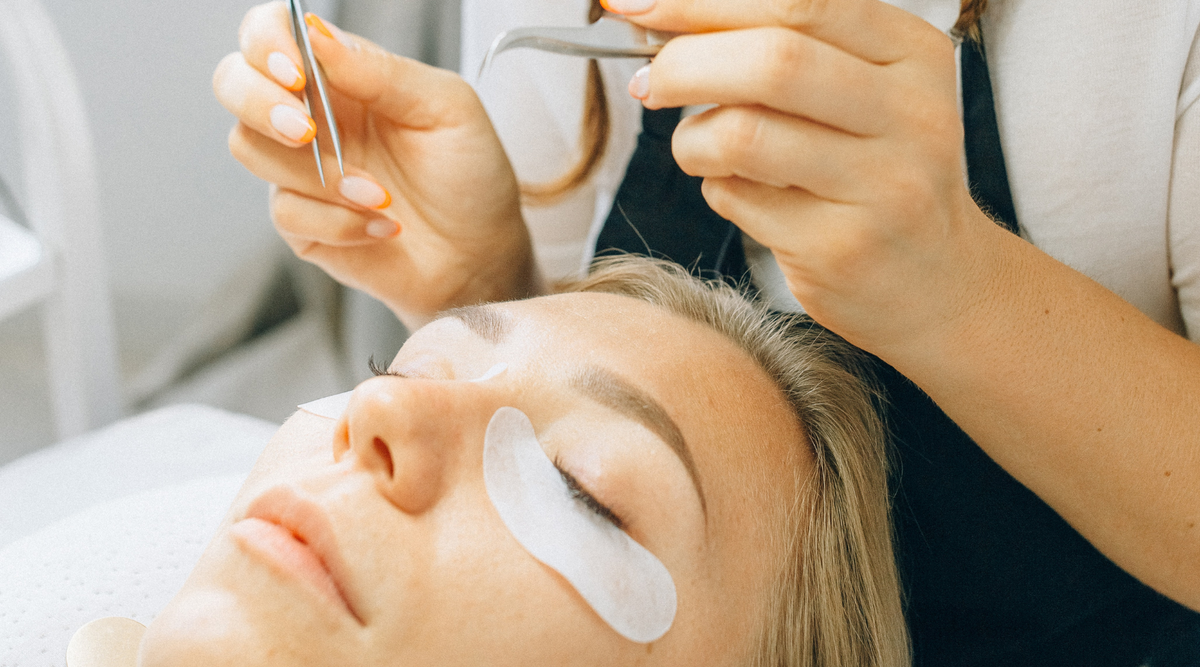 How to make your eyelash extensions last longer