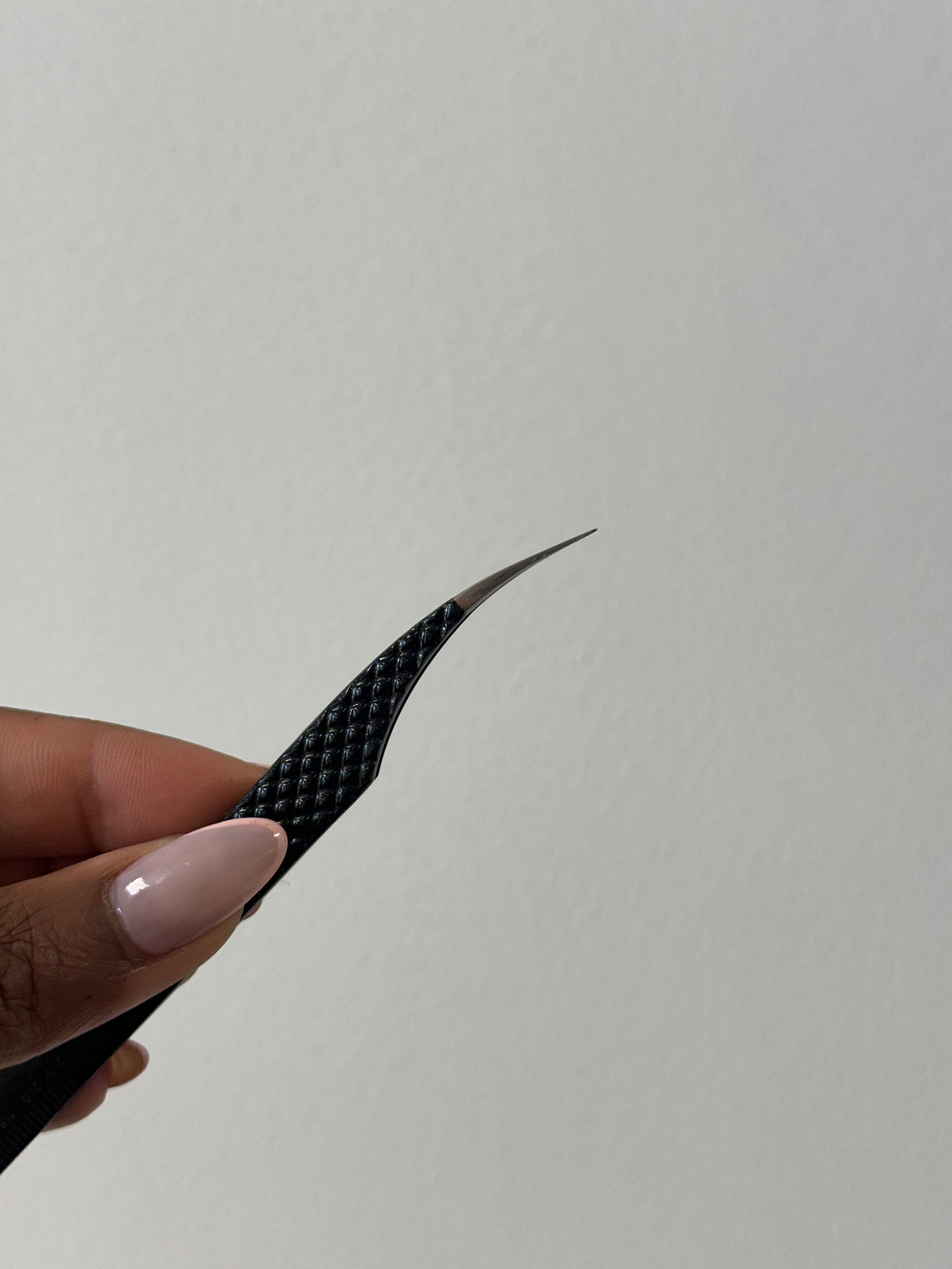 Isolation tweezer